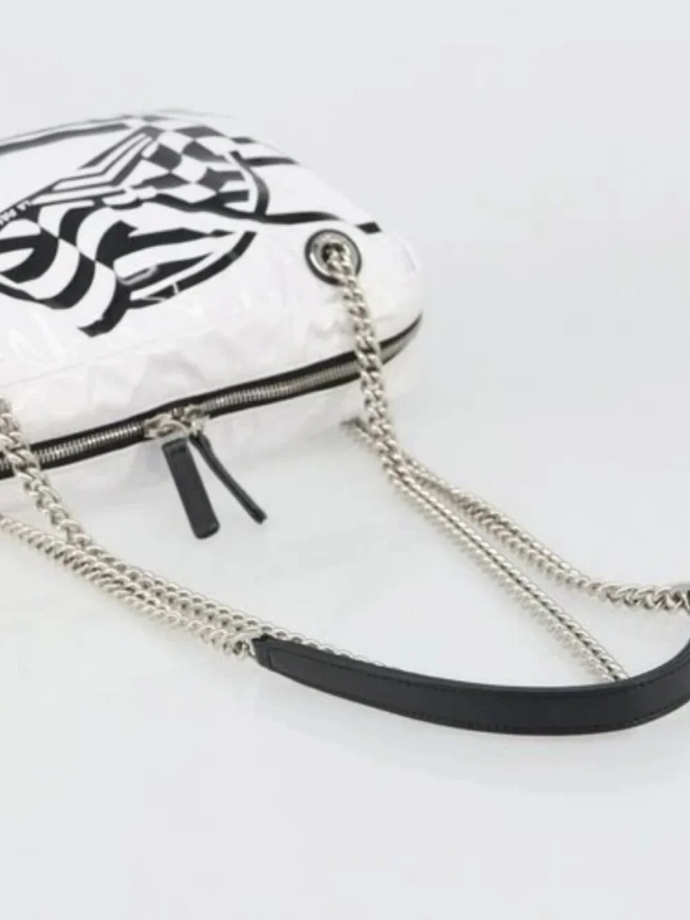 CHANEL La Pausa Chain Bag Patent leather White Silver CC Auth BA13516SAM